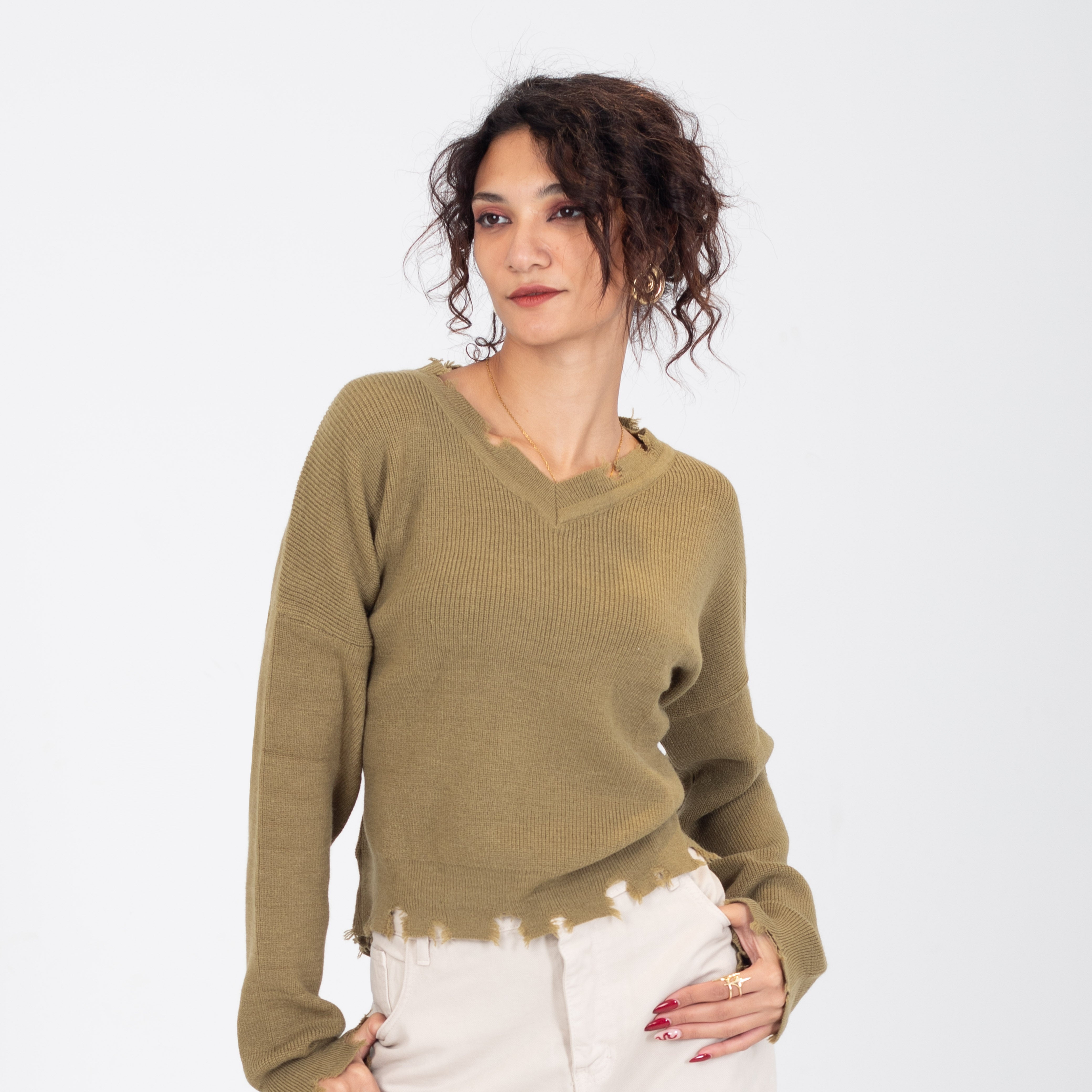 Distressed V-Neck pullover w16252645