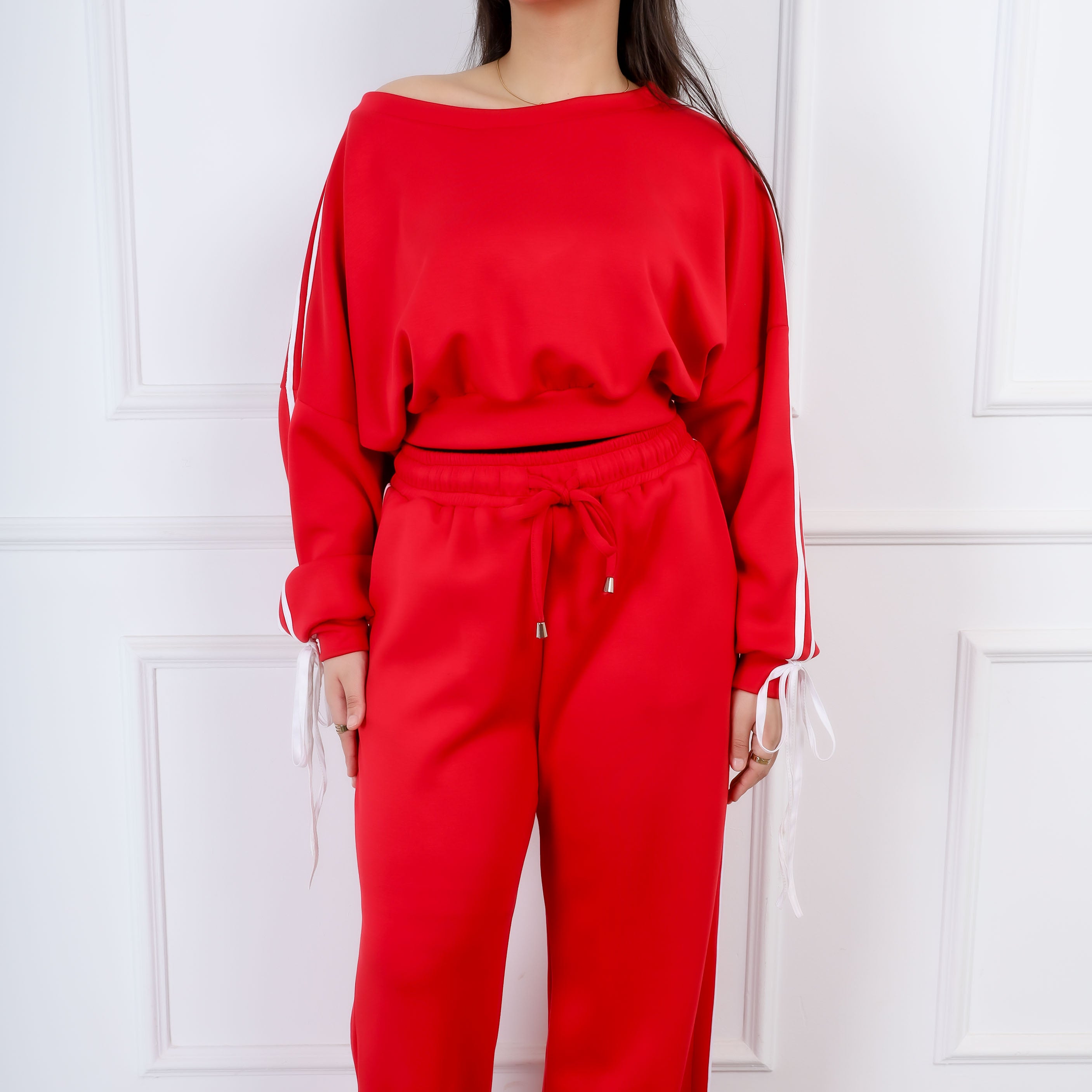 Two-Piece Set with Black Side Stripes s1508418