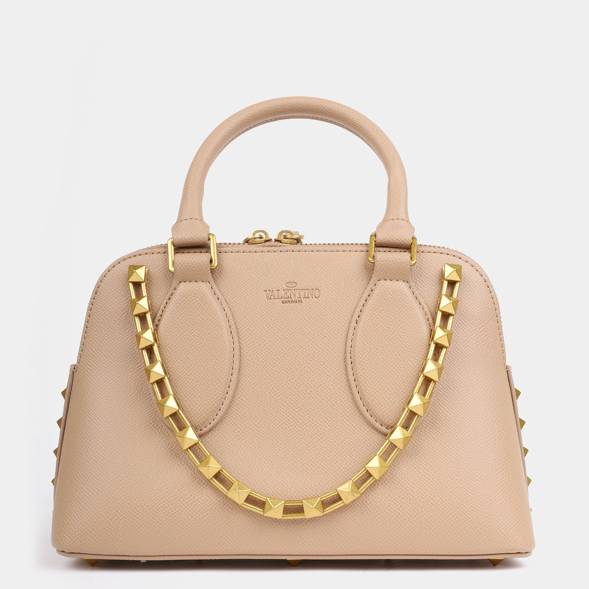 Luxury Handbag with Gold Accents s1579563