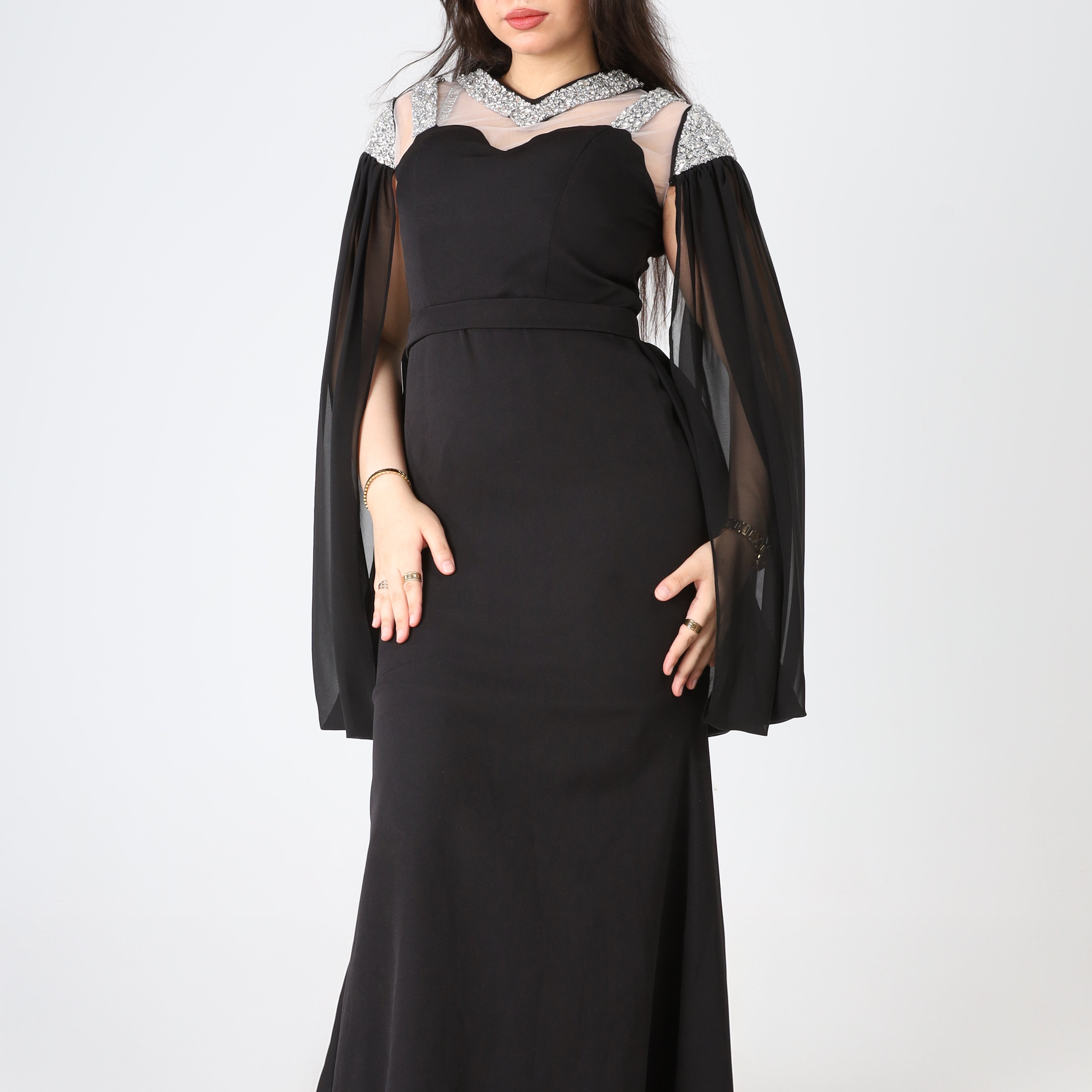 Cape-style Sleeveless Gown s15913050