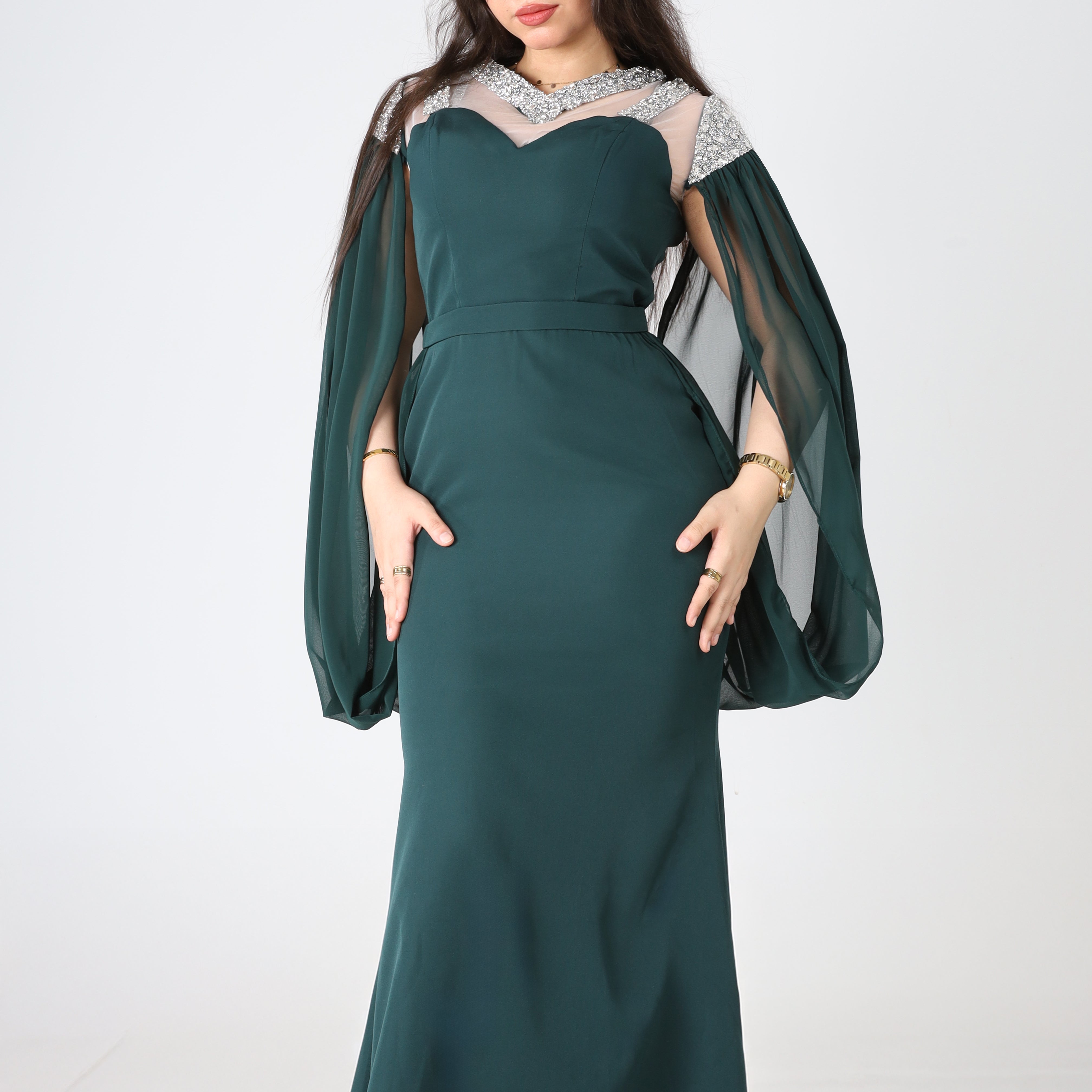 Cape-style Sleeveless Gown s15913050
