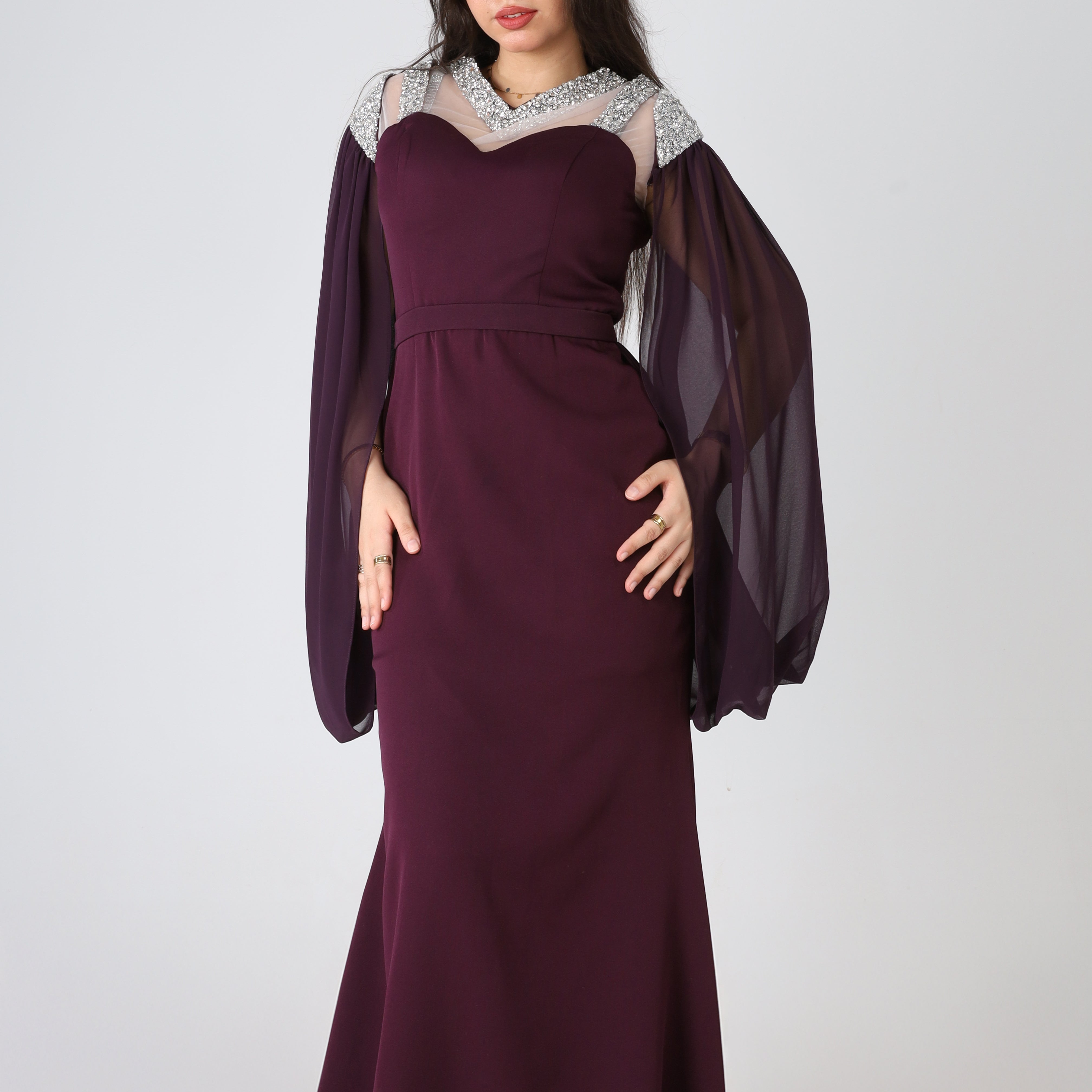 Cape-style Sleeveless Gown s15913050