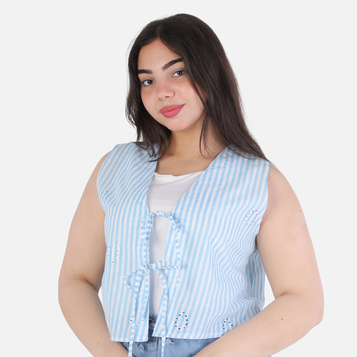 Short Sleeveless Vest with Front Tie 736566/1