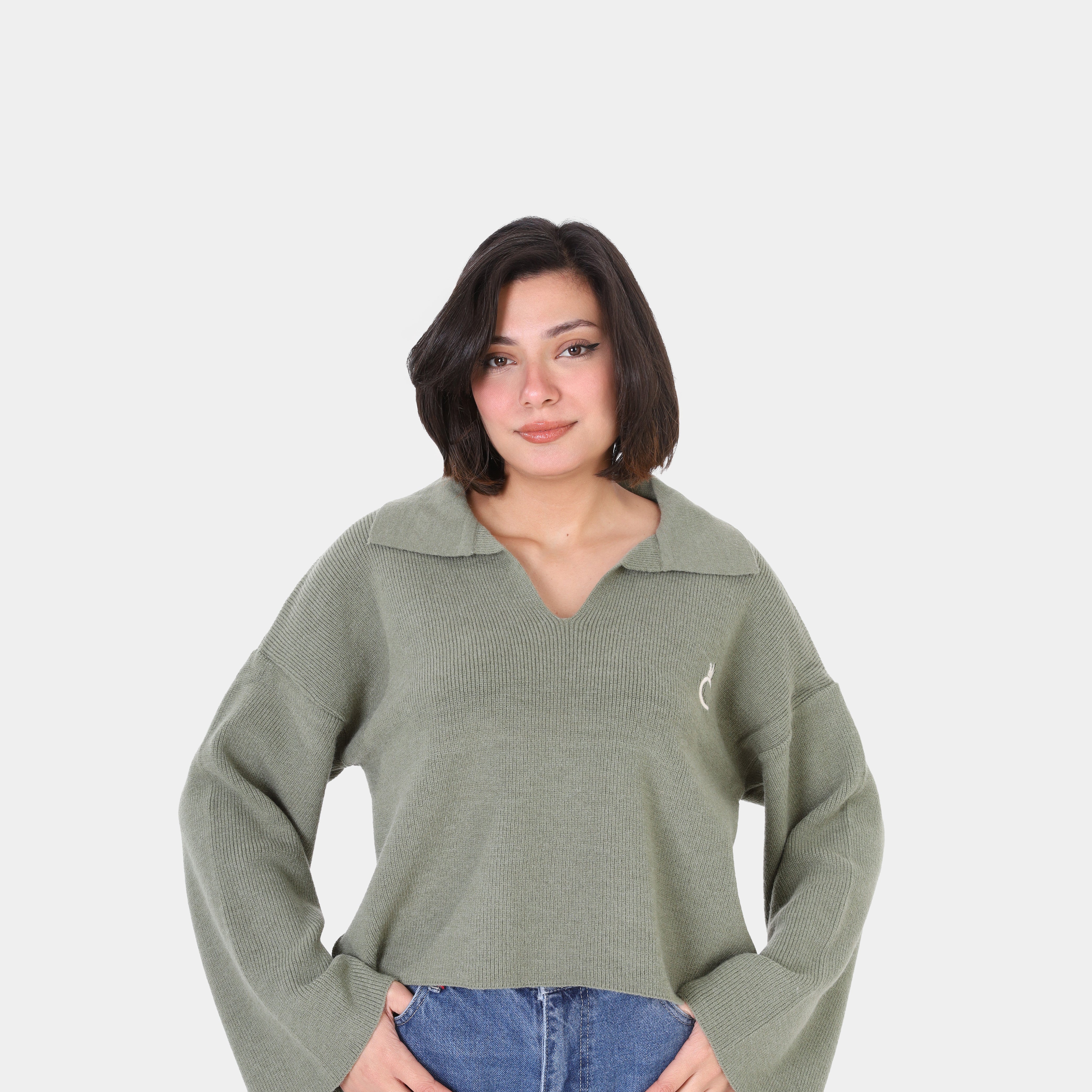 كنزة قصيرة محبوكة بياقة على شكل حرف V w16252687/1