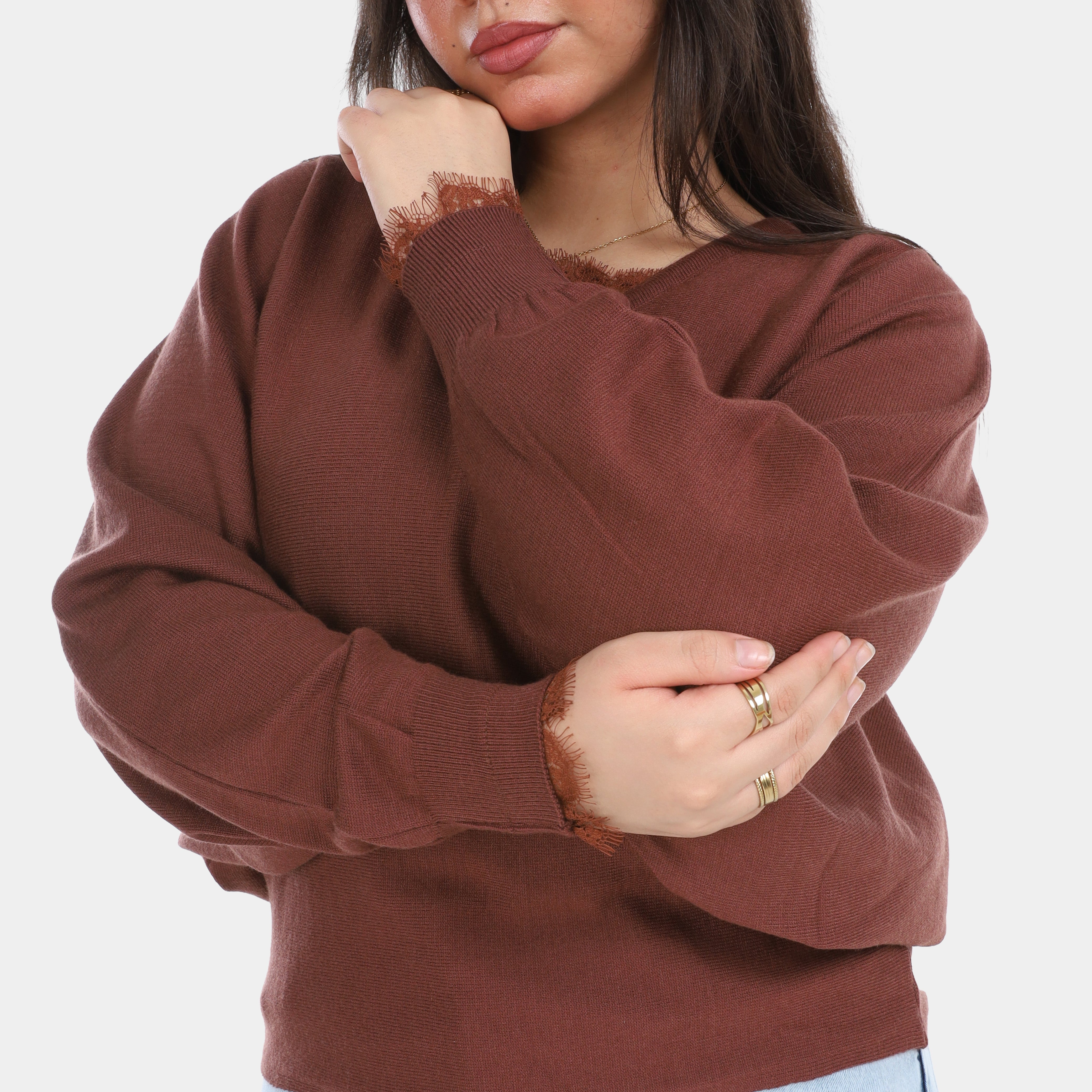 كنزة صوفية محبوكة بتفاصيل دانتيل w16252717