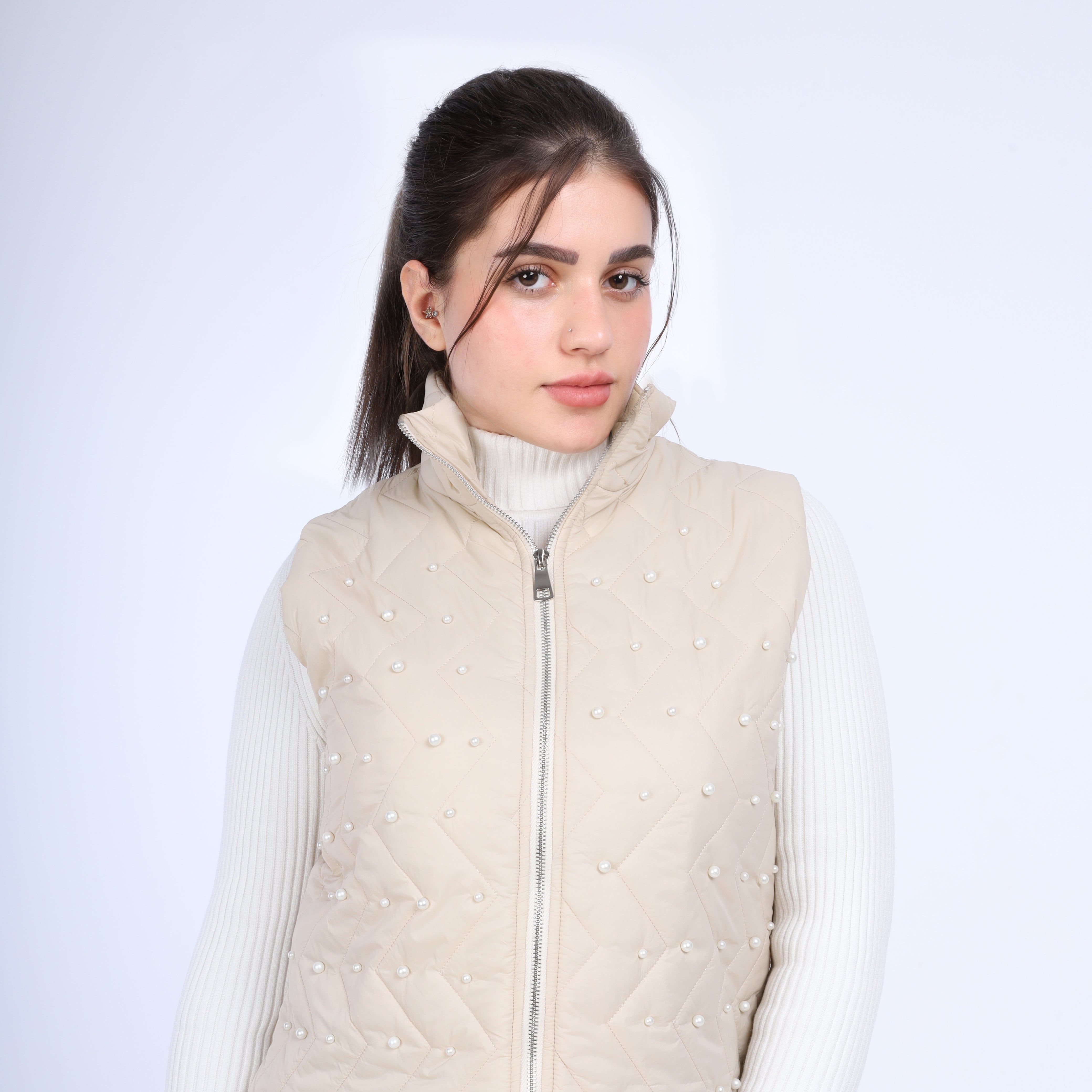 Pearl-Embellished Quilted Vest w162748