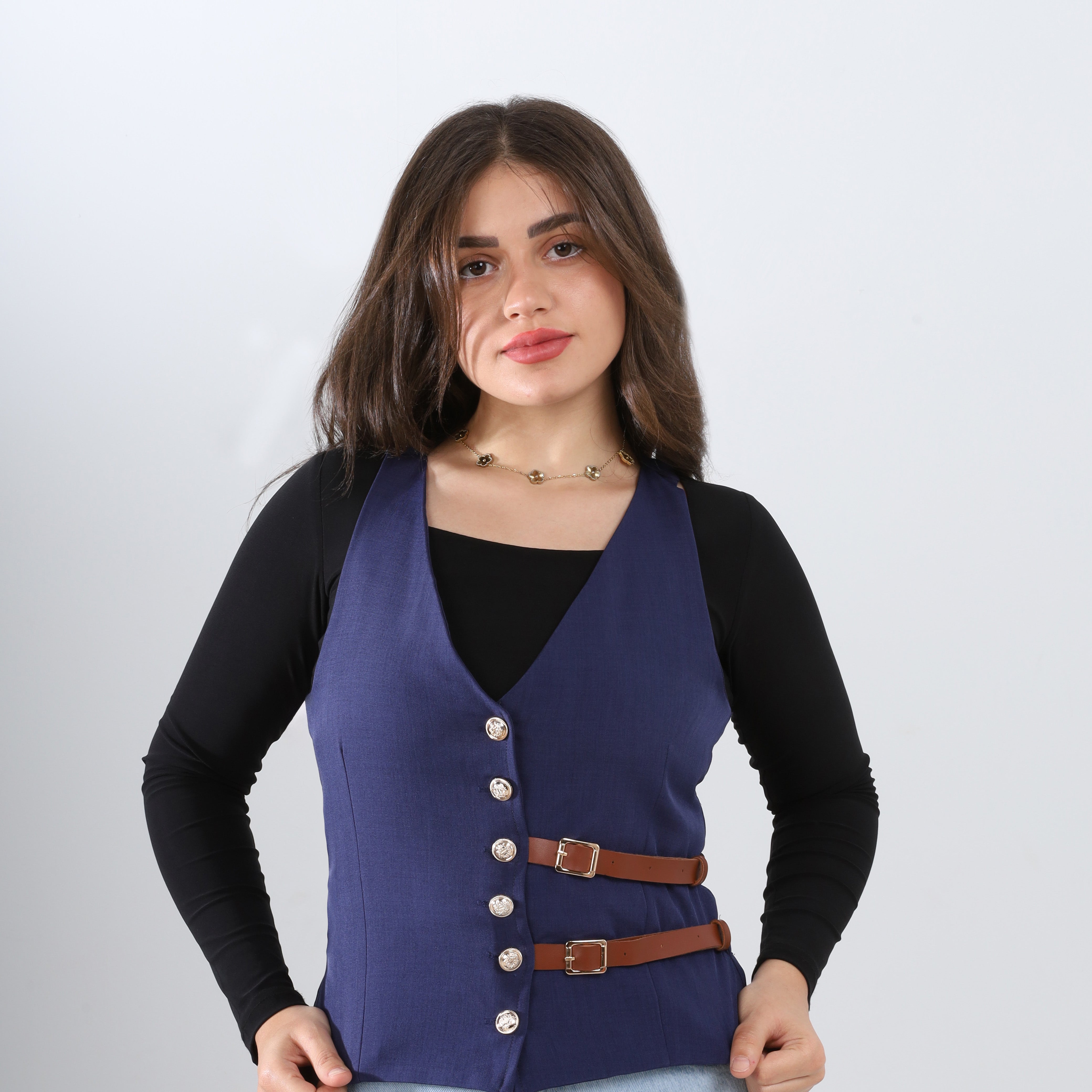 Sleeveless vest with corset-style w1631100