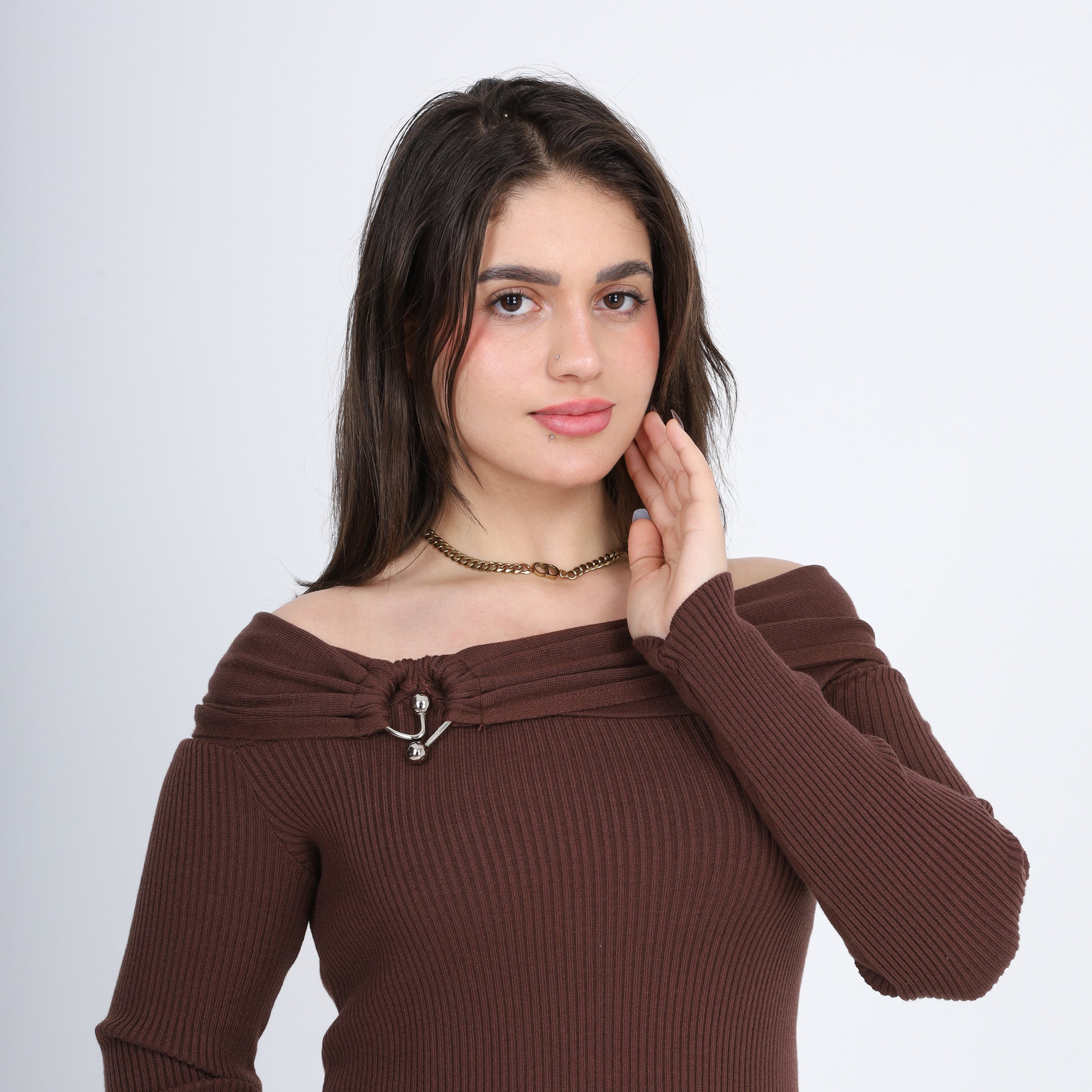 Off-Shoulder Knitted Sweater w17504029