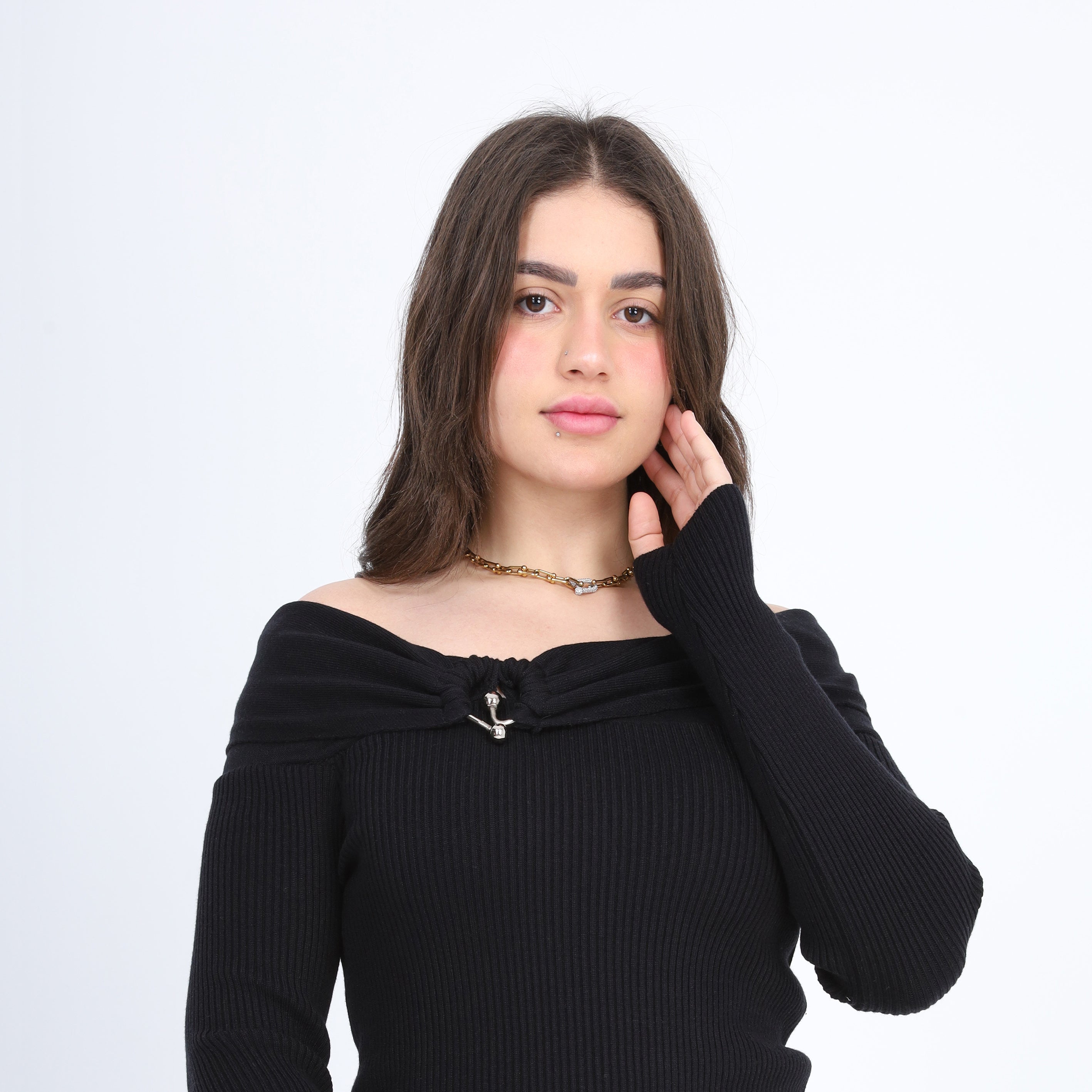 Off-Shoulder Knitted Sweater w17504029