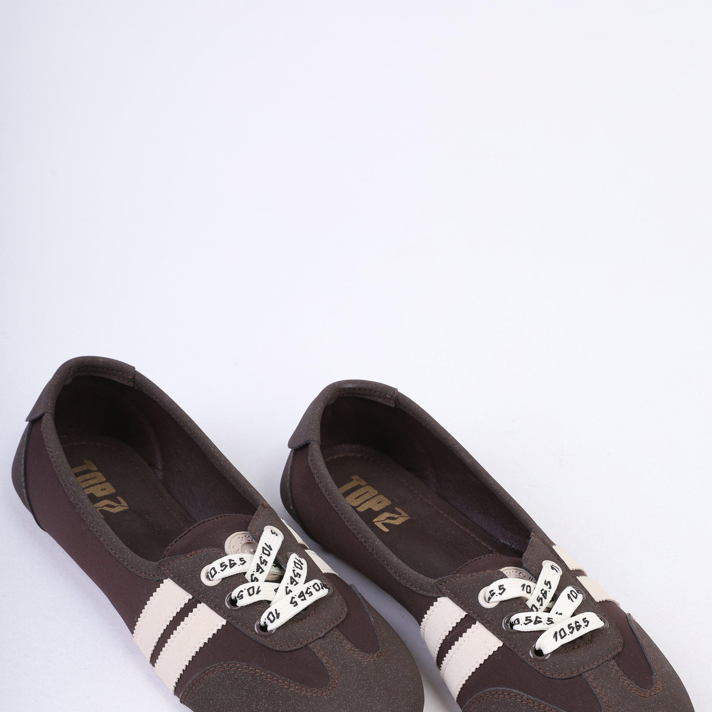 Lace-Up Casual Flats with White Stripe w1776564