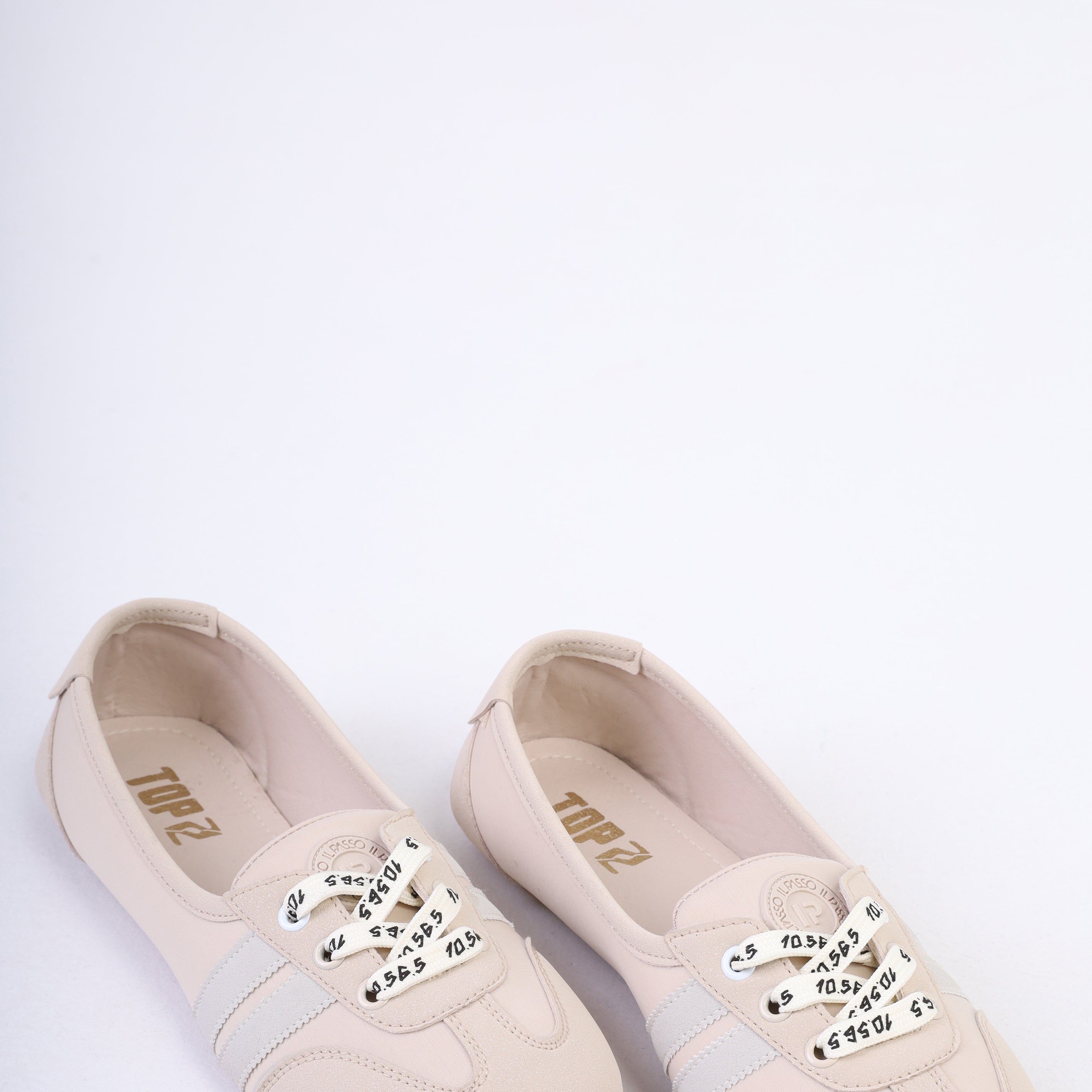 Lace-Up Casual Flats with White Stripe w1776564