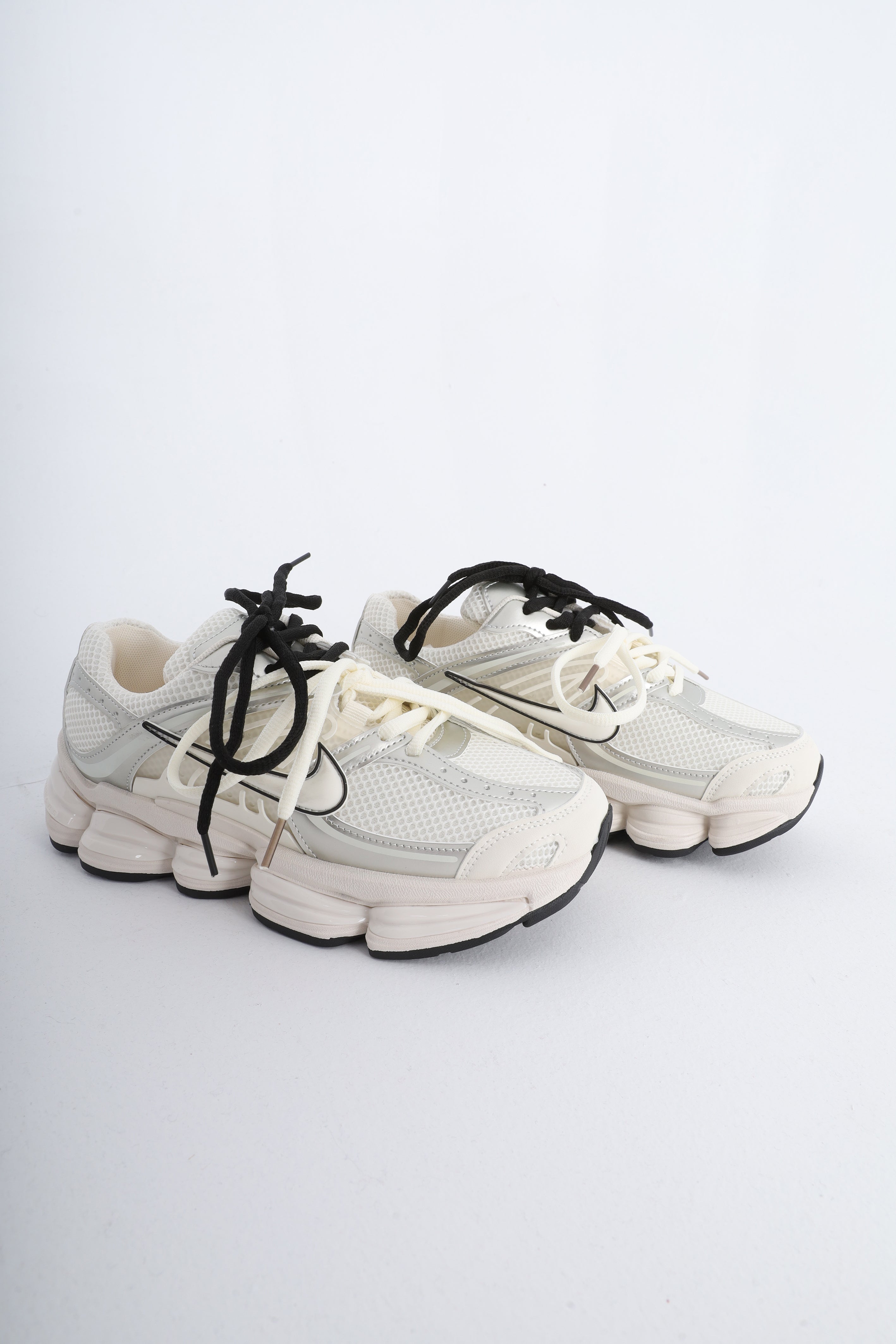 Nike Women’s Sneakers 1776M532