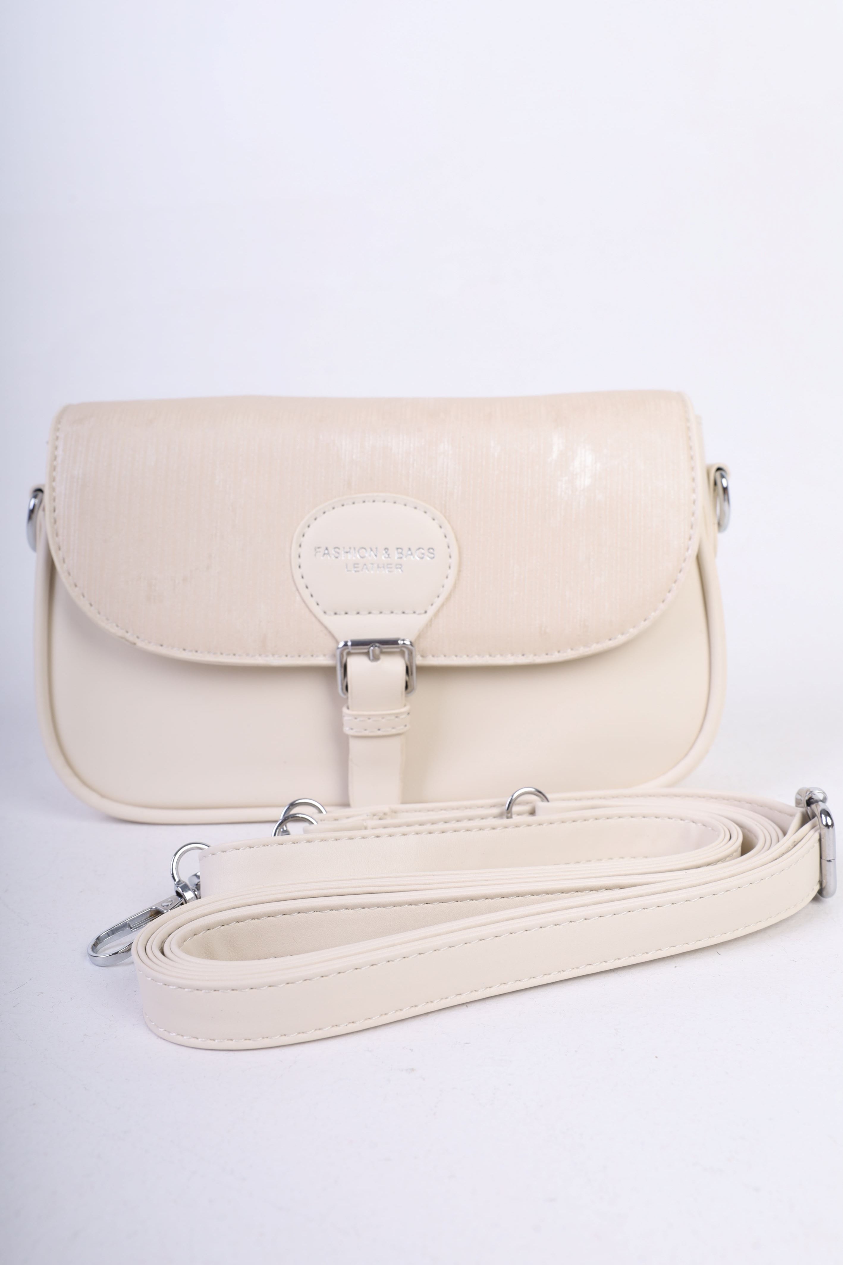 Elegant Textured Handbag 21008197