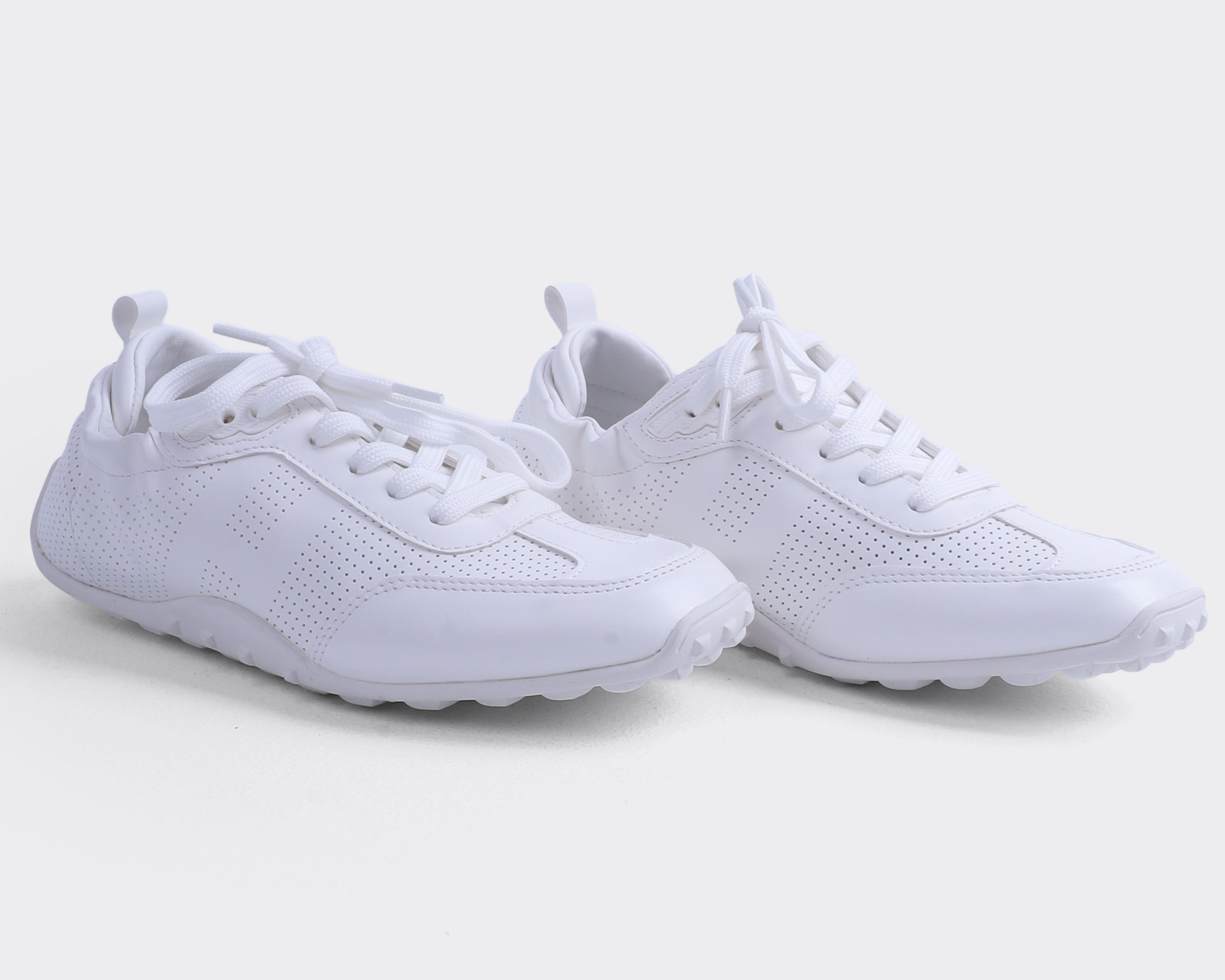 Perforated Casual Sneakers 2121HE934