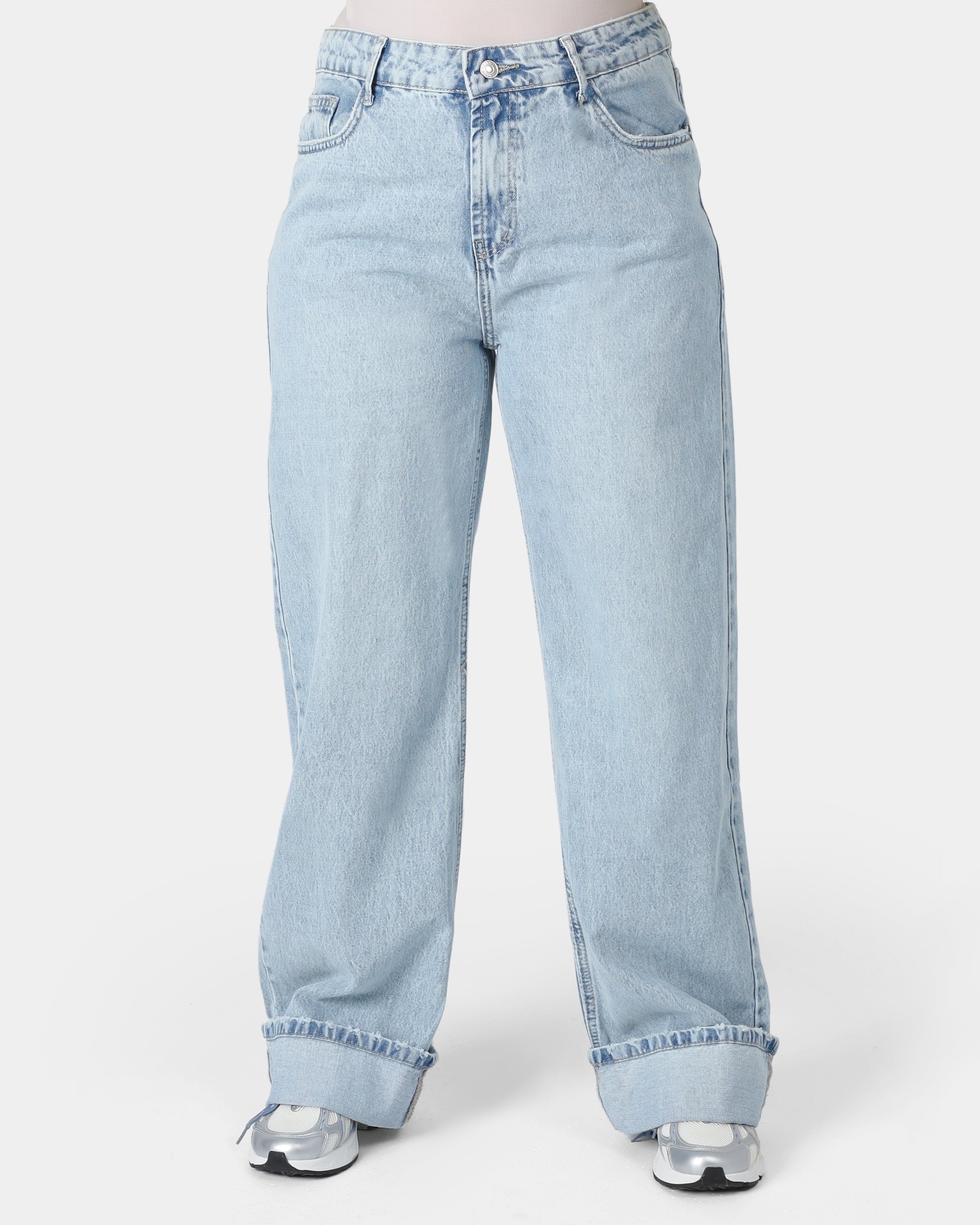 Wide Leg Cuffed Jeans 395B622