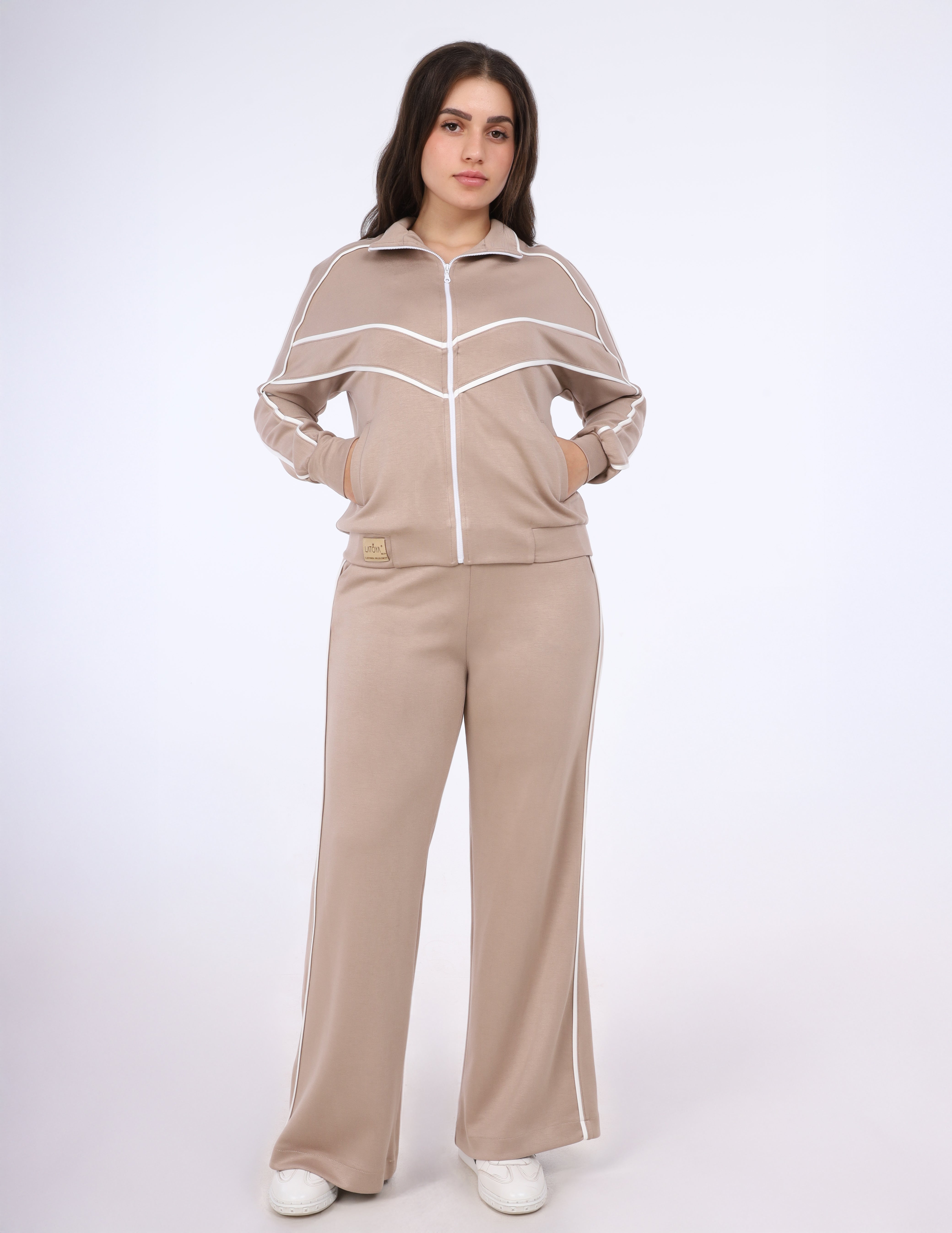 Sports Set decorated with stripes s1514201