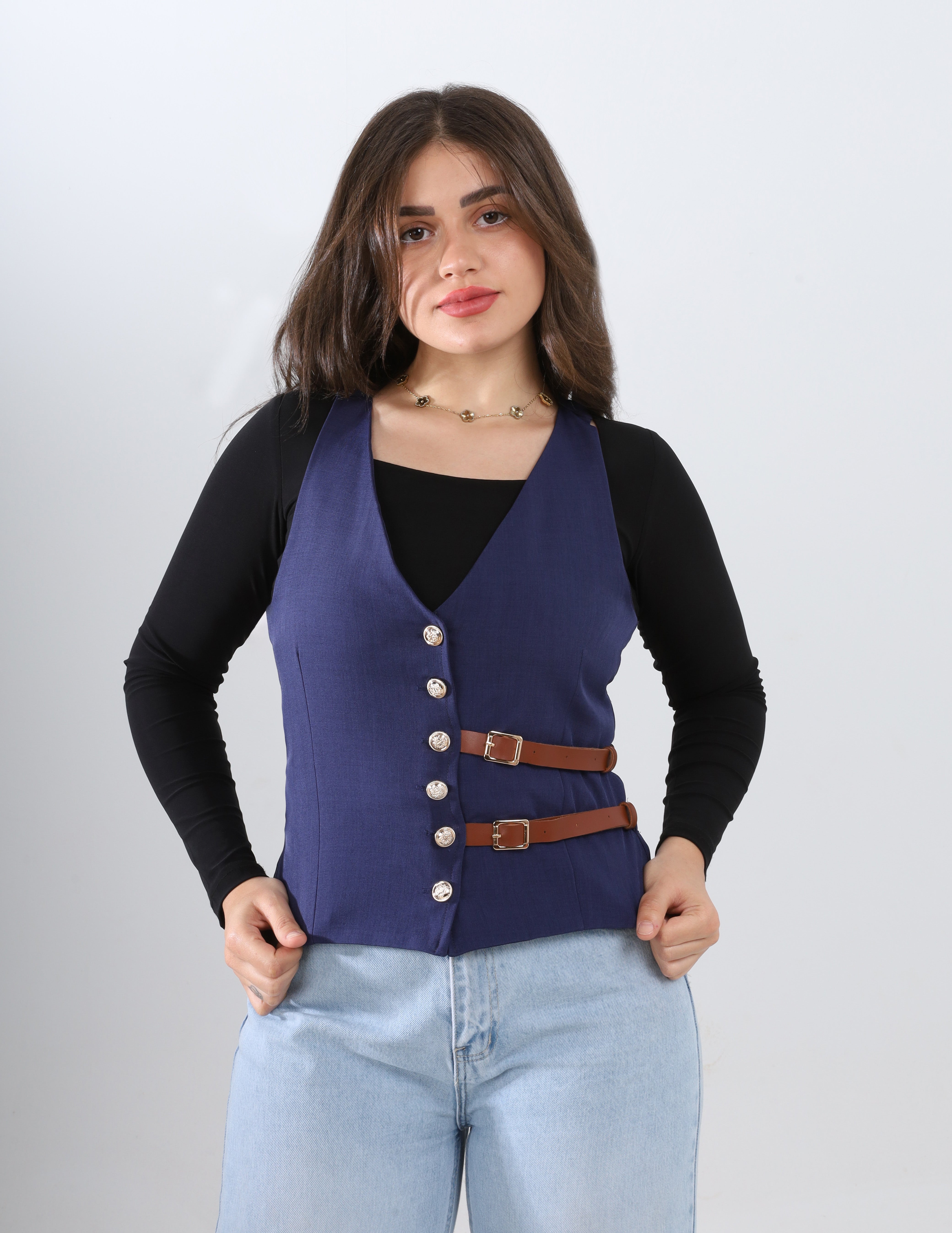 Sleeveless vest with corset-style w1631100