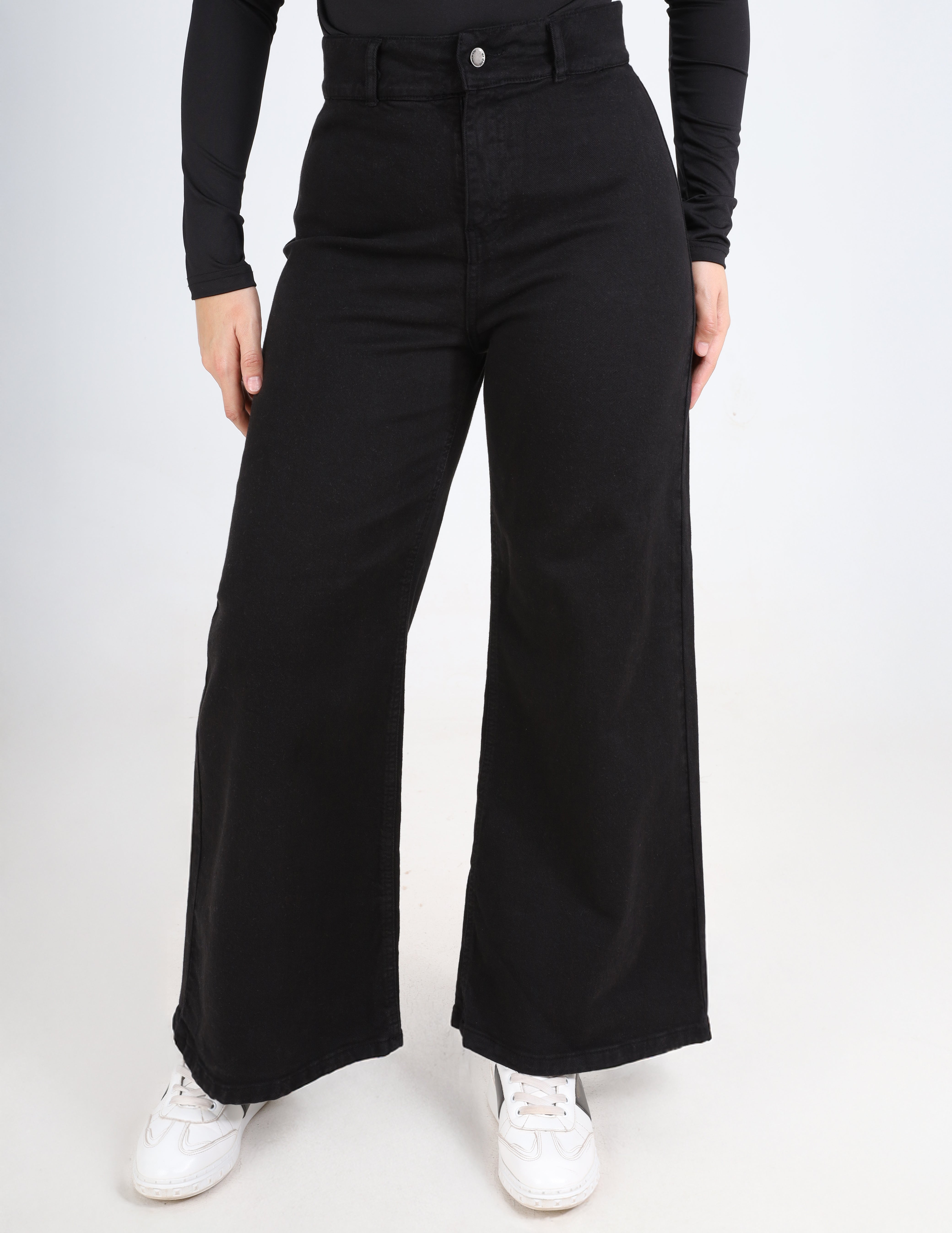 Wide-Leg Denim Trousers w17012634