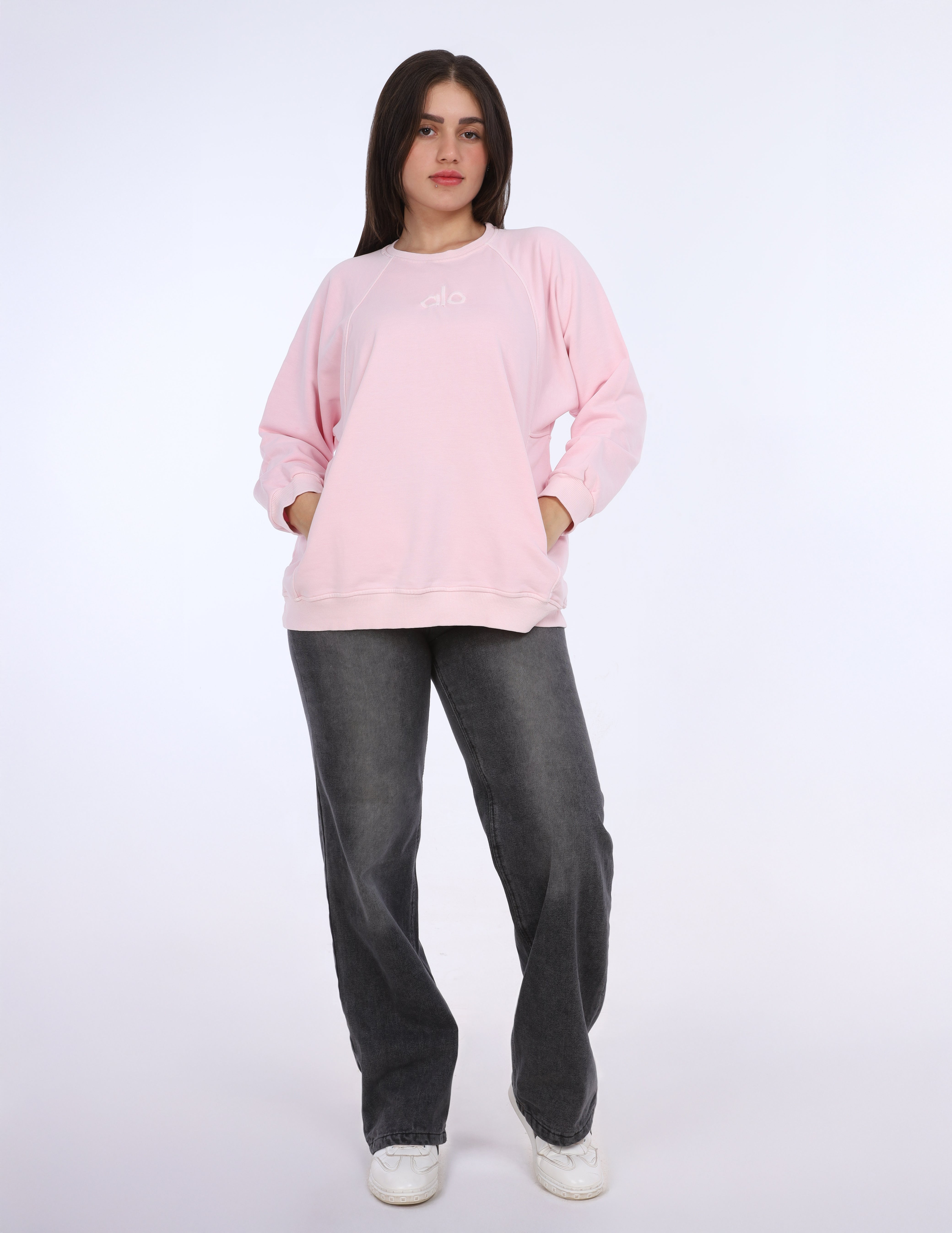 Embossed Front Print Sweatshirt w17018606