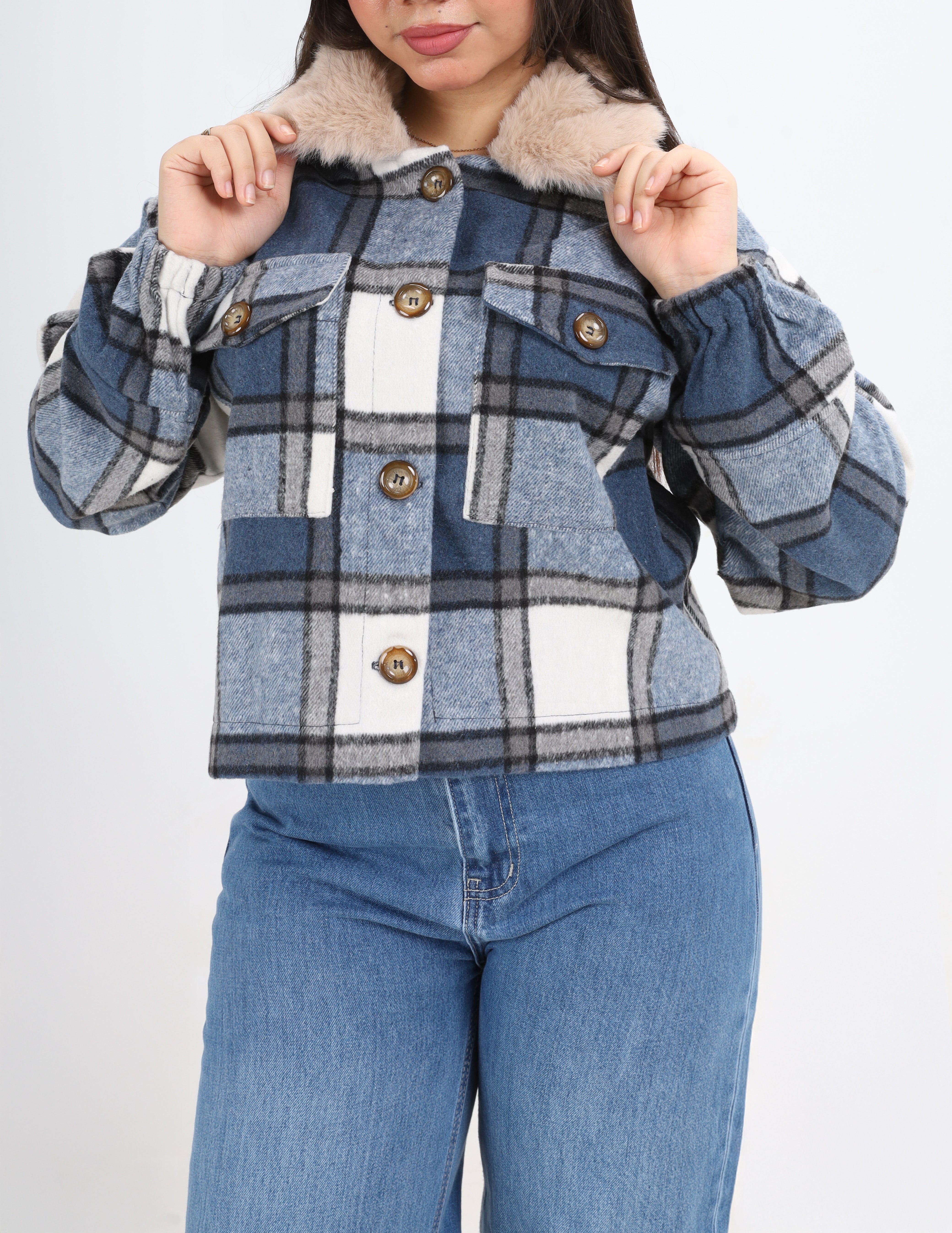 Short Plaid Shirt with Faux Fur Collar w17025060
