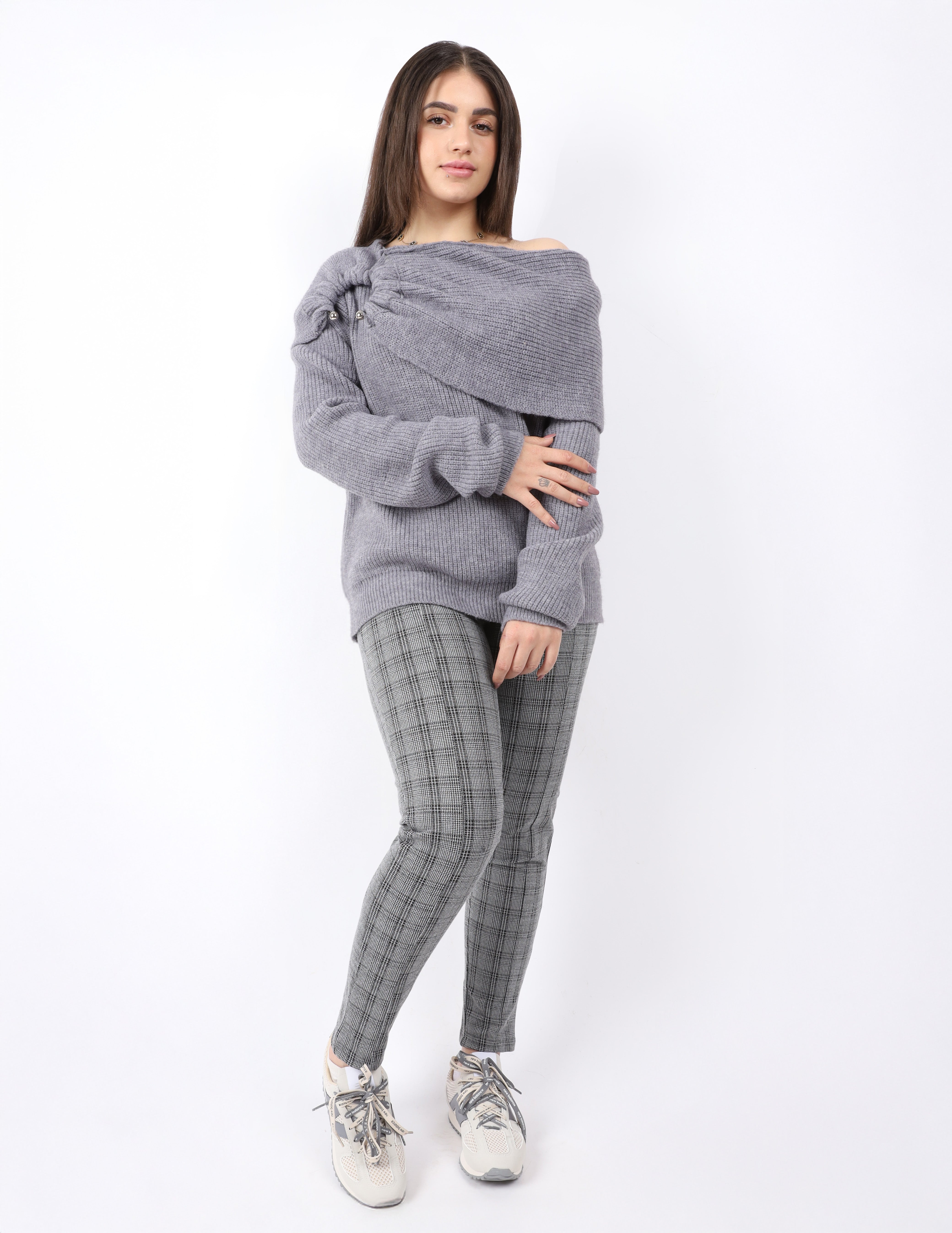 Off-Shoulder Knitted Sweater w17504014