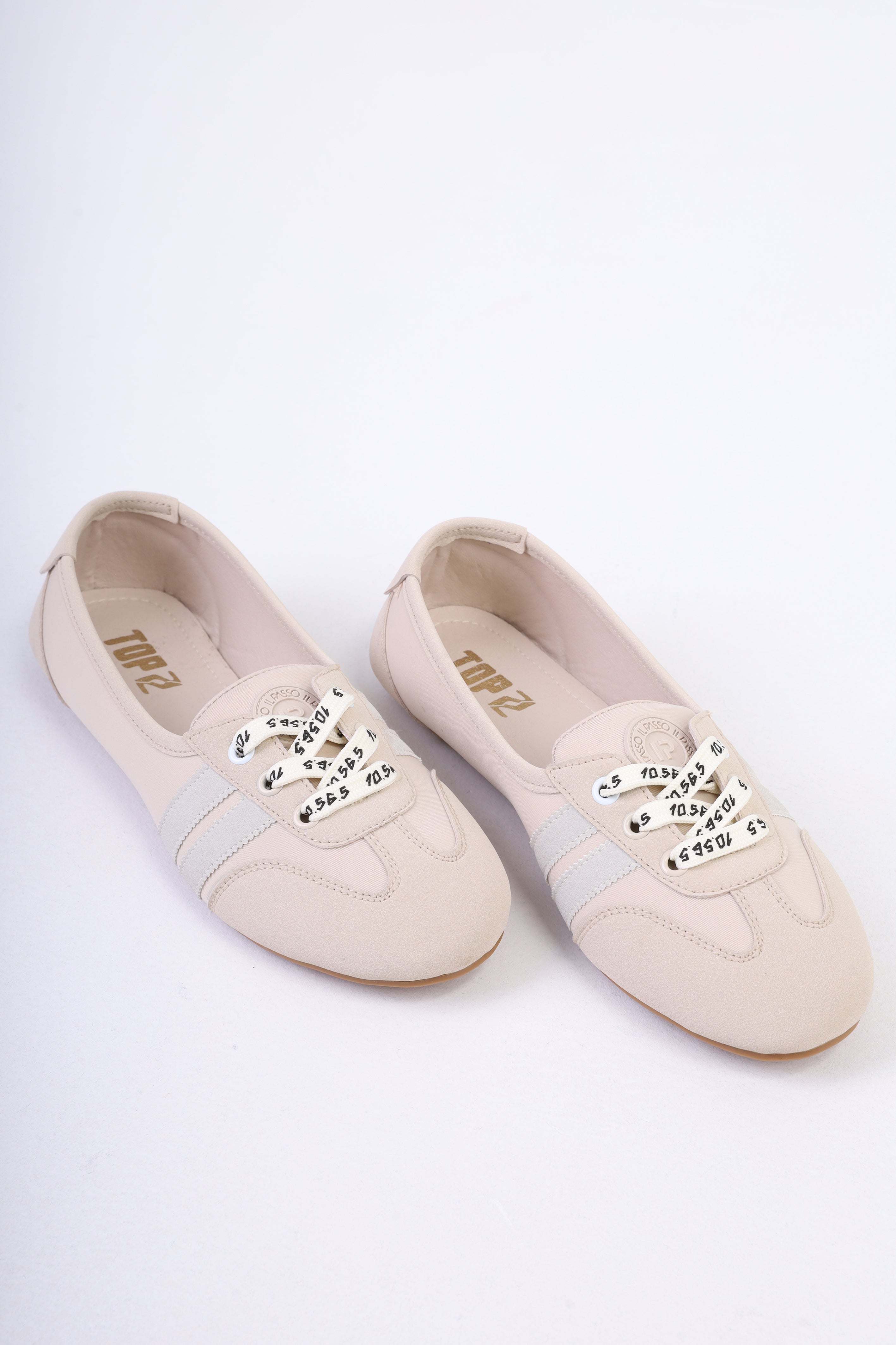 Lace-Up Casual Flats with White Stripe w1776564